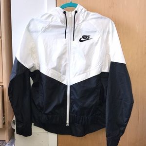 Nike Lightweight Windbreaker Jacket